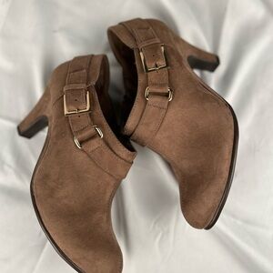 Aerosoles Heelrest Women’s Brown Suede Zip Buckle Bootie, Size 7